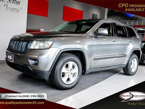 Used 2012 Jeep Grand Cherokee Laredo w/ Laredo E Group AWD/4WD image 1