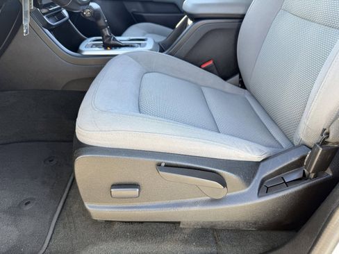 Used 2015 Chevrolet Colorado LT w/ LT Convenience Package image 24