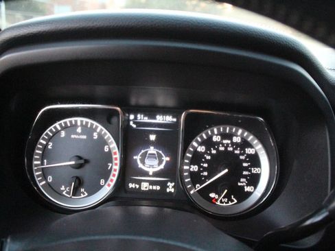 Used 2018 Nissan Titan PRO-4X w/ Pro-4x Convenience Package AWD/4WD image 13