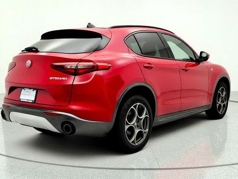 Used 2022 Alfa Romeo Stelvio Ti AWD/4WD image 5