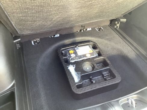 Used 2024 Jeep Compass Latitude w/ Convenience Group image 29