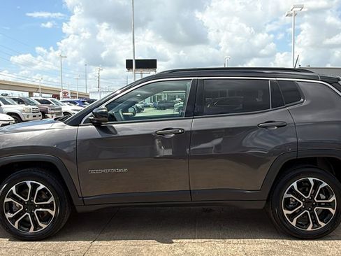 Used 2024 Jeep Compass Limited AWD/4WD image 2