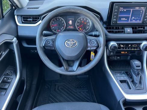 Used 2019 Toyota RAV4 LE FWD image 14