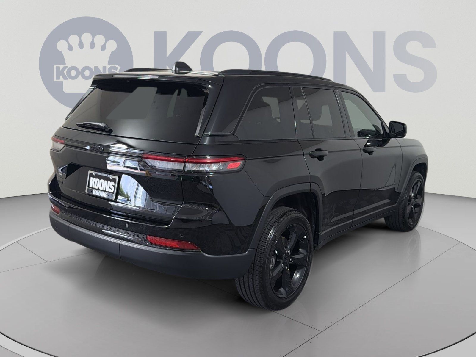 Used 2025 Jeep Grand Cherokee 4WD image 7