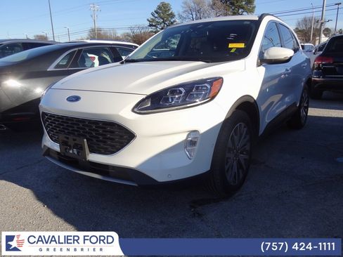 Certified 2020 Ford Escape Titanium image 3