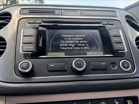 Used 2013 Volkswagen Tiguan SEL FWD image 35