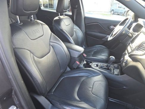 Used 2019 Jeep Cherokee High Altitude image 10