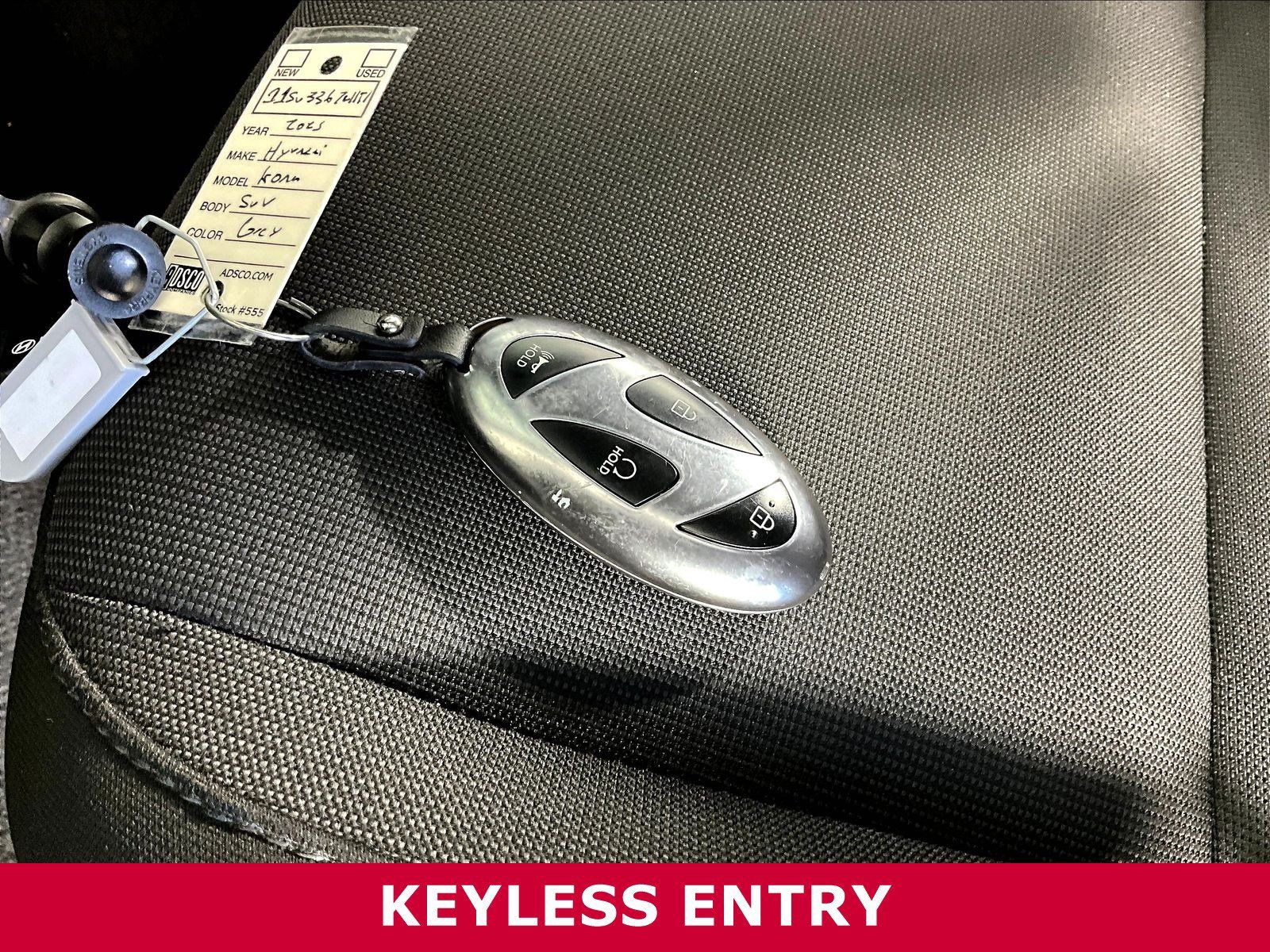 Used 2025 Hyundai Kona SEL AWD/4WD image 32
