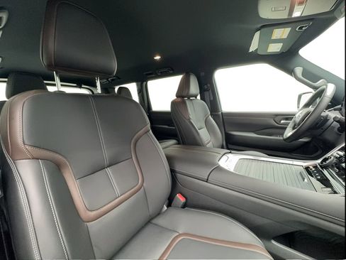 Used 2026 Nissan Armada SL w/ Captain's Chari Seat Package RWD image 33