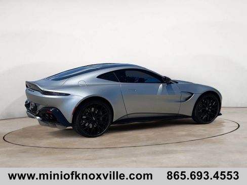 Used 2023 Aston Martin V8 Vantage Coupe RWD image 3