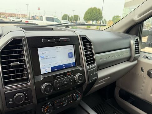 Used 2021 Ford F250 XLT w/ XLT Premium Package AWD/4WD image 17