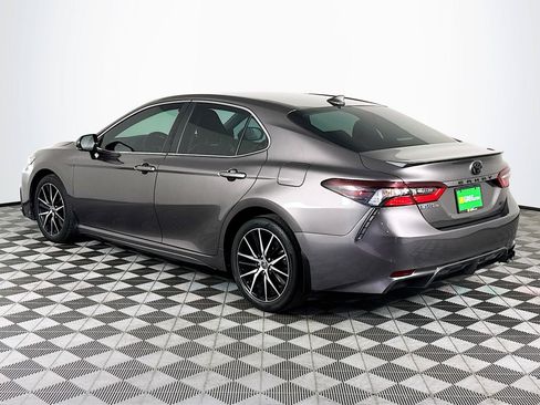 Used 2023 Toyota Camry SE FWD image 6