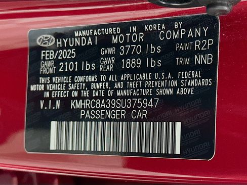 Used 2025 Hyundai Venue SEL FWD image 12