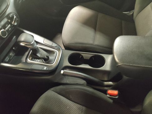 Used 2020 Kia Soul LX FWD image 26