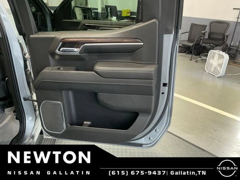 Used 2023 GMC Sierra 1500 SLT AWD/4WD image 49