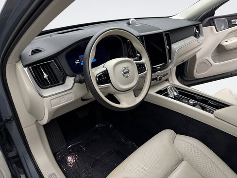 Used 2023 Volvo XC60 B6 Ultimate w/ Climate Package image 10