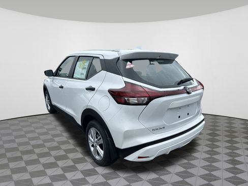 Used 2025 Nissan Kicks Play S w/ Interior Electronics Package image 9