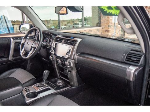 Used 2022 Toyota 4Runner SR5 Premium w/ Moonroof Package AWD/4WD image 15