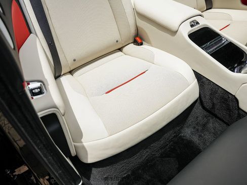 Used 2019 Rolls-Royce Dawn RWD image 34