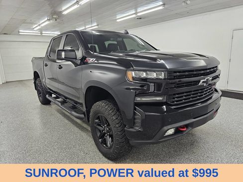 Used 2021 Chevrolet Silverado 1500 LT Trail Boss w/ Convenience Package II AWD/4WD image 3