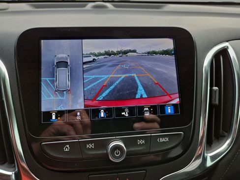 Used 2024 Chevrolet Equinox Premier FWD image 27