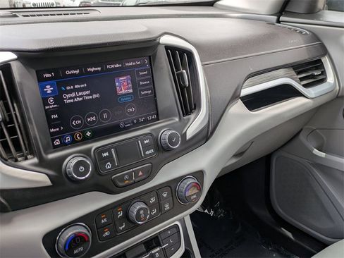 Used 2023 GMC Terrain SLT image 15
