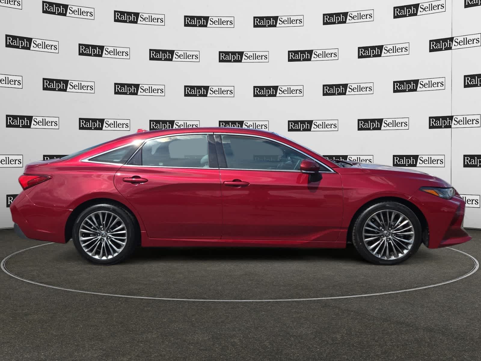 Used 2022 Toyota Avalon Limited FWD image 7