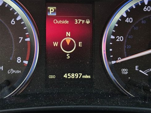 Used 2018 Toyota Highlander XLE image 11