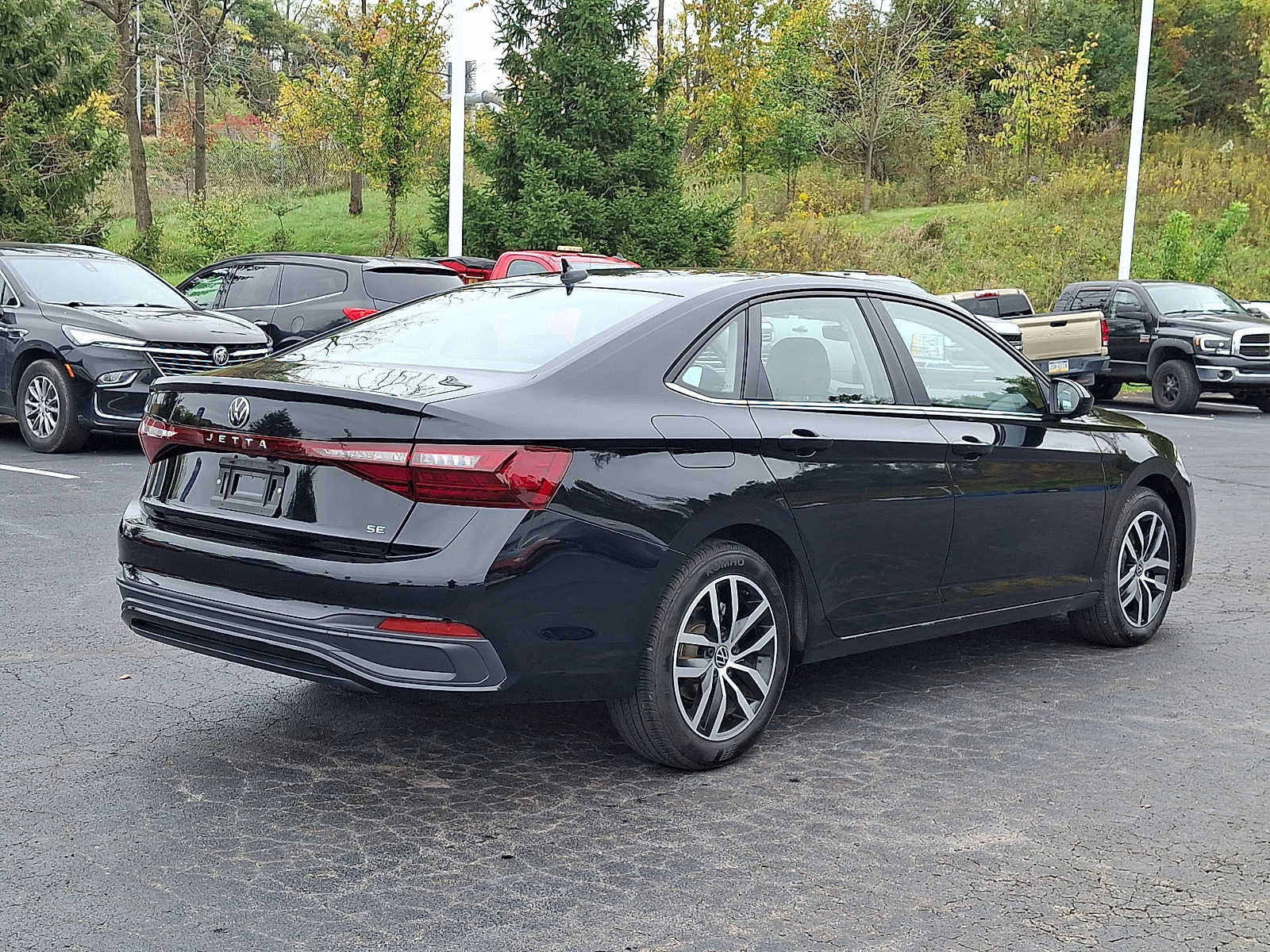 Used 2025 Volkswagen Jetta SE FWD image 6