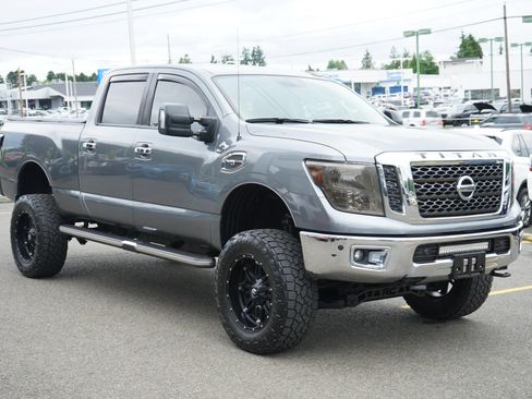 Used 2017 Nissan Titan SV AWD/4WD image 7