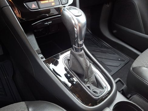 Used 2022 Buick Encore Preferred w/ Safety Package image 22