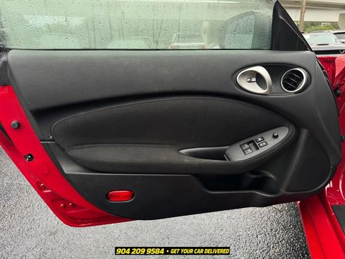 Used 2016 Nissan 370Z Coupe RWD image 18