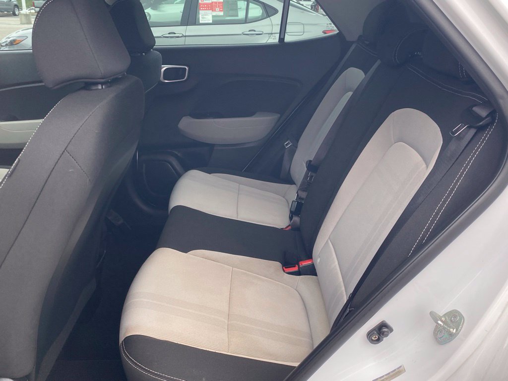 Used 2025 Hyundai Venue SEL FWD image 8