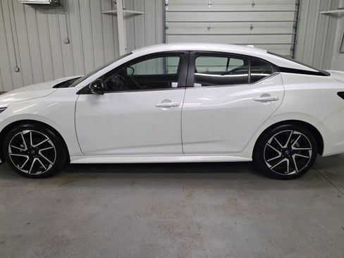 Used 2025 Nissan Sentra SR image 3