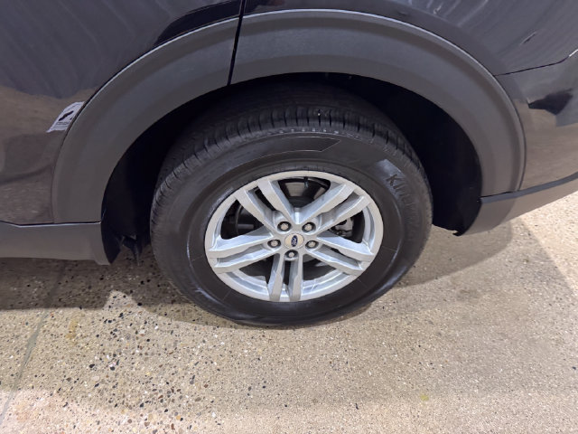 Used 2024 Ford Explorer XLT AWD/4WD image 32