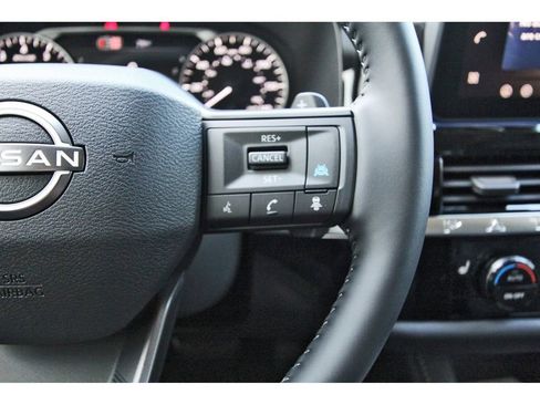 New 2026 Nissan Pathfinder SV w/ SV Premium Package FWD image 16