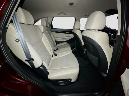 Used 2020 Kia Sorento LX AWD/4WD image 35