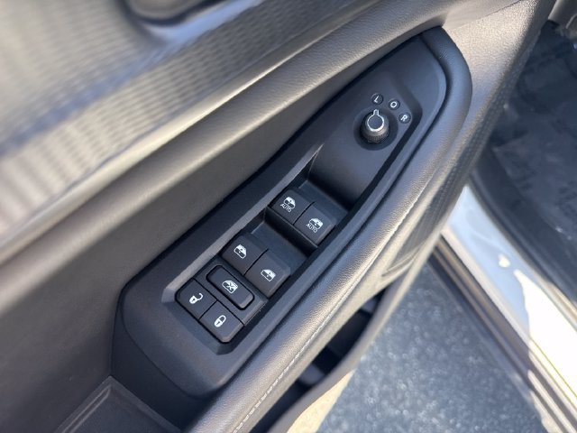 Used 2023 Jeep Grand Cherokee Altitude RWD image 15