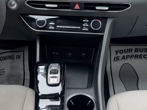 Used 2023 Hyundai Sonata SEL w/ Preferred Accessory Package FWD image 17