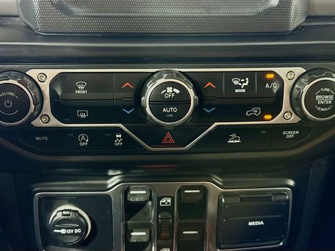 Used 2022 Jeep Wrangler Unlimited Sport AWD/4WD image 16