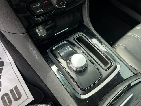 Used 2019 Chrysler 300 S w/ S Model Appearance Package RWD image 36