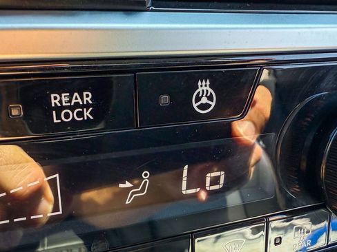 Certified 2024 Nissan Pathfinder SL AWD/4WD image 26