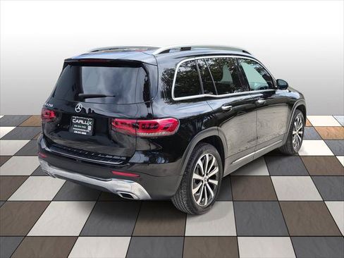 Used 2022 Mercedes-Benz GLB 250 w/ Premium Package Lite image 4