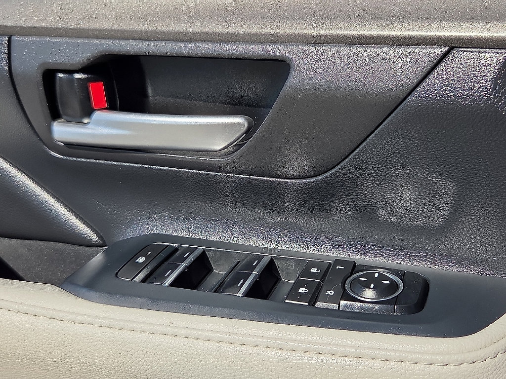 Used 2024 Toyota Grand Highlander AWD image 16