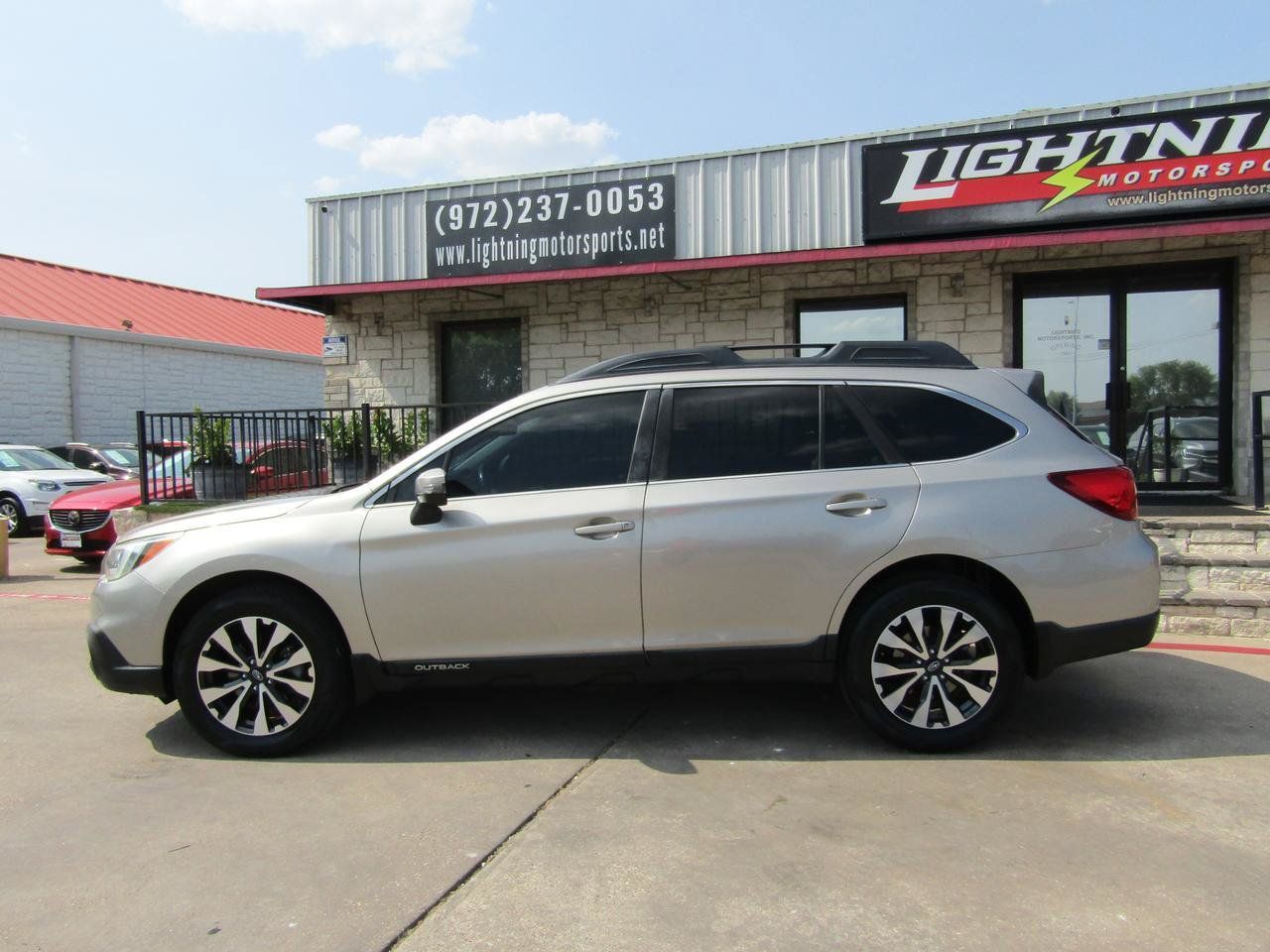 Used 2017 Subaru Outback 3.6R Limited AWD/4WD image 2