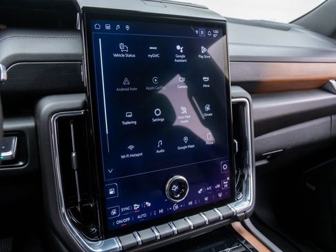 Used 2025 GMC Yukon Denali image 23