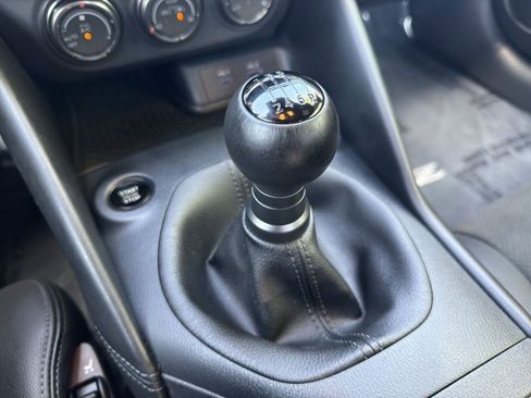 Used 2025 Nissan Z Performance w/ Floor Mat Package RWD image 19
