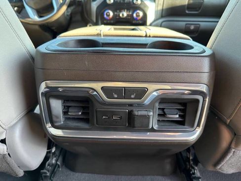 Used 2019 GMC Sierra 1500 SLT w/ SLT Premium Package AWD/4WD image 18