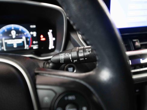 Used 2023 Toyota Corolla Cross XLE image 14