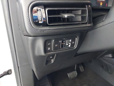 Used 2021 Lincoln Nautilus Reserve w/ Cargo Utility Package image 24